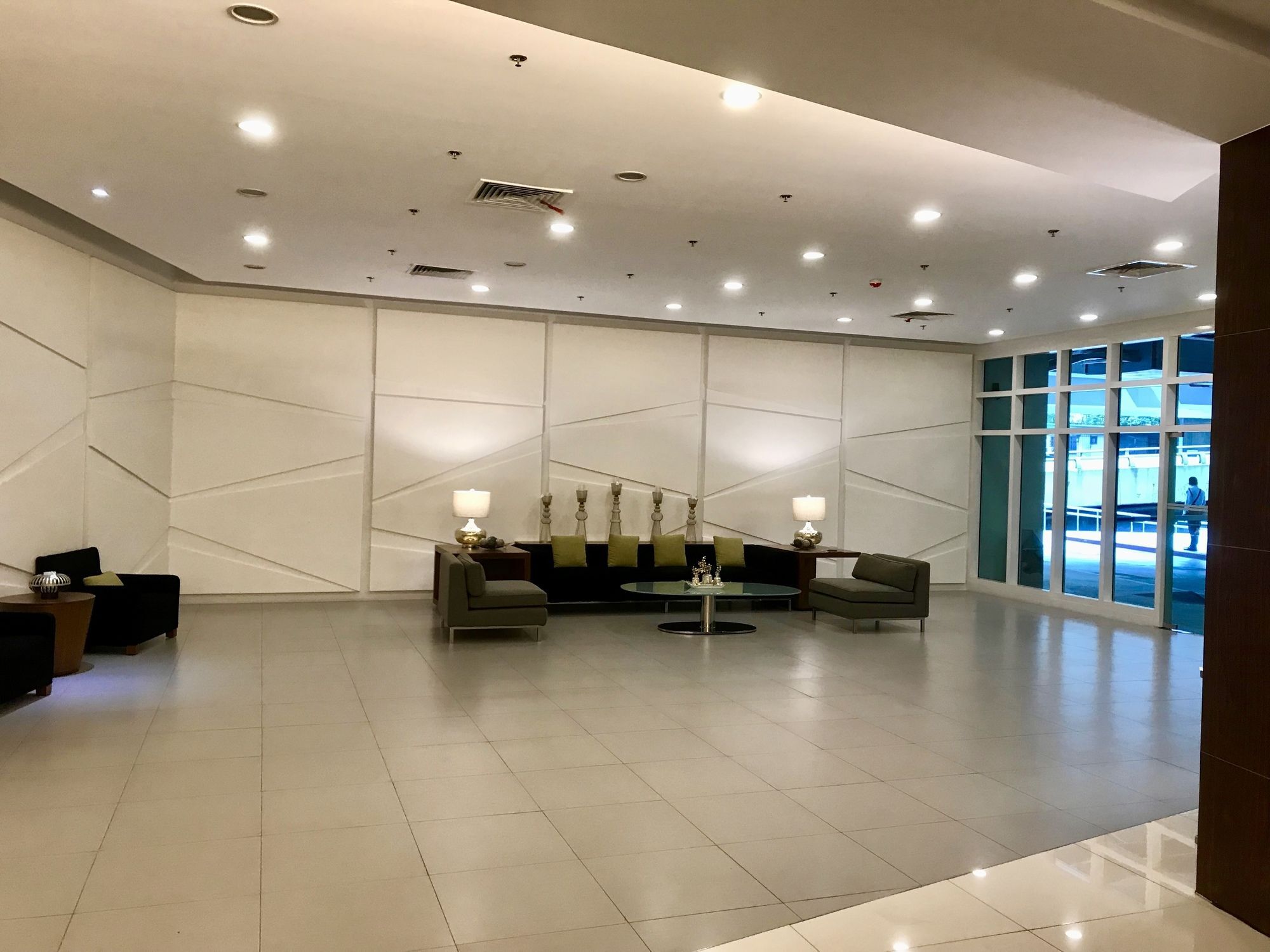 The Beacon Serviced Residences San Pedro Makati Exterior foto