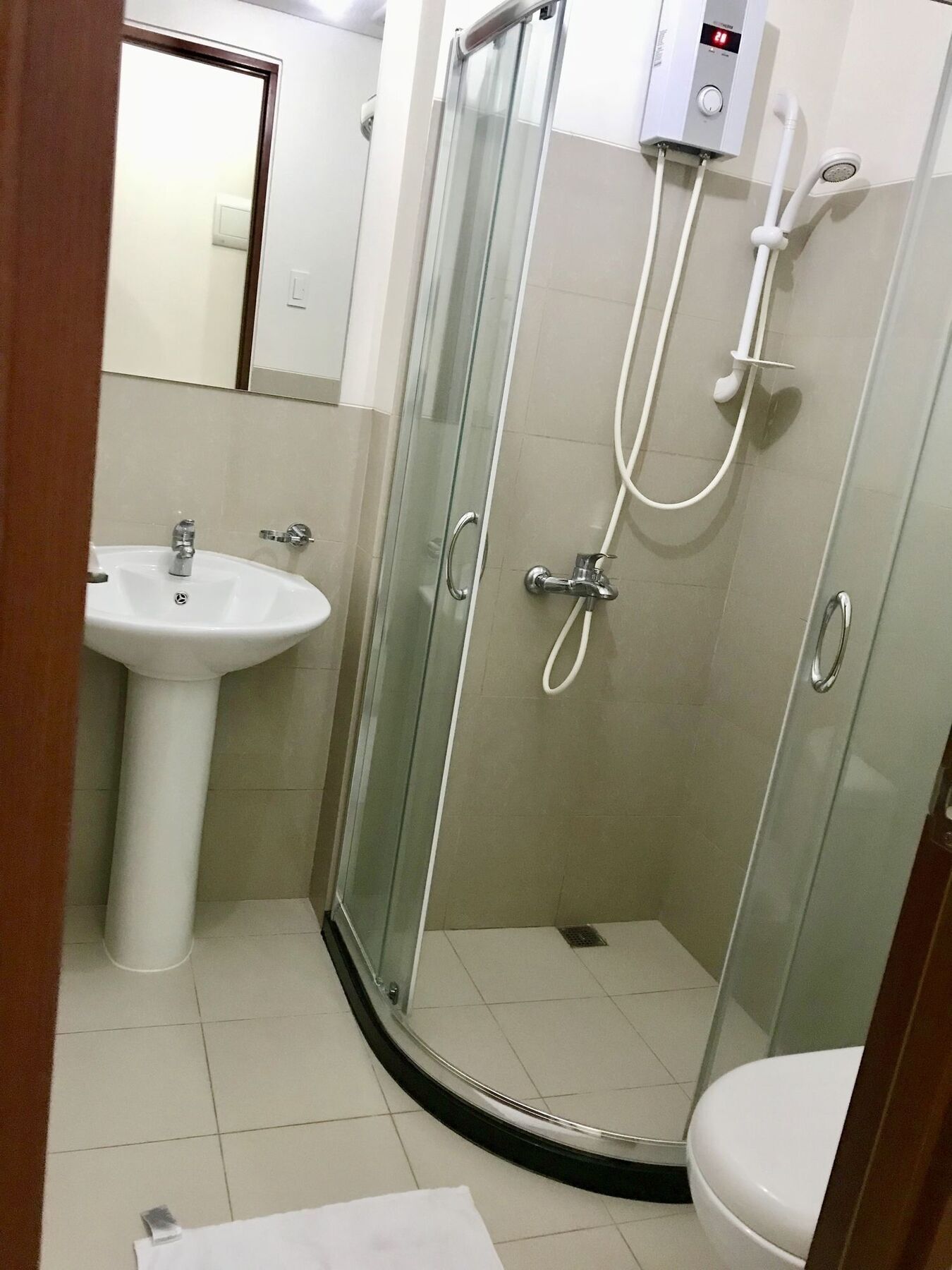 The Beacon Serviced Residences San Pedro Makati Exterior foto